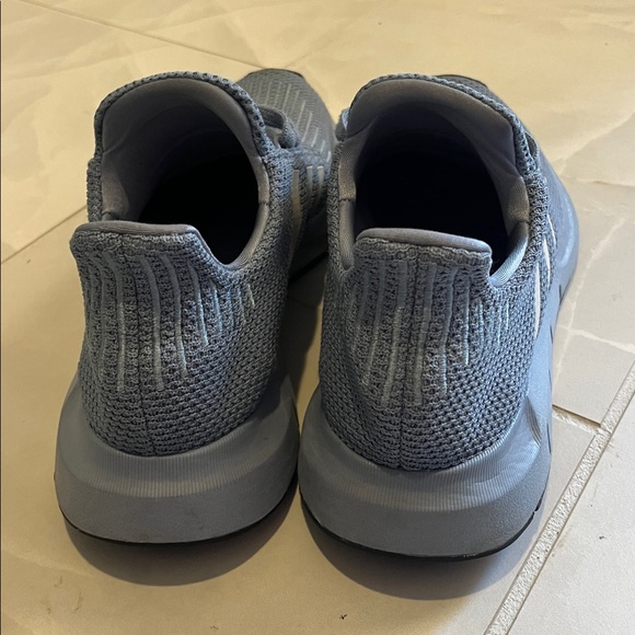Adidas Men’s grey blue Swift Run knit sneakers size 11 - Picture 4 of 6